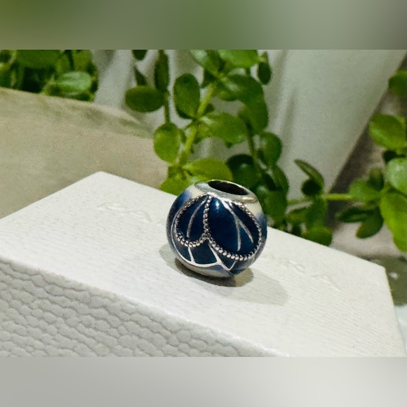 Authentic Retired Pandora ‘Blue Butterfly Wing’ S925 Blue White Enamel Charm - Picture 7 of 13